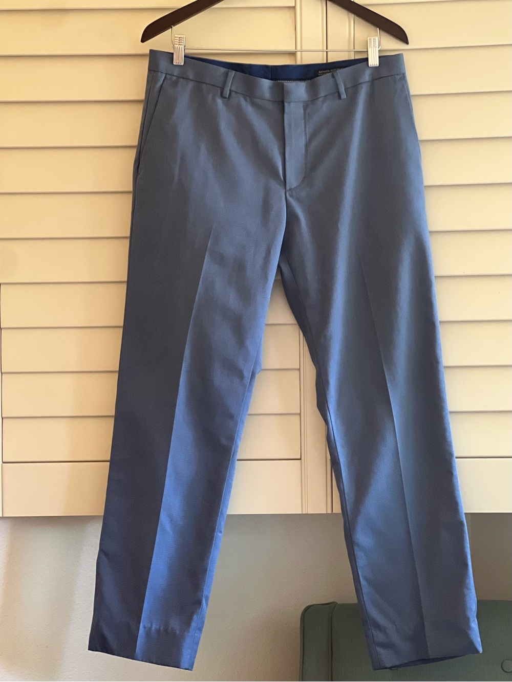 Men's Banana Republic Blue Dress Pants - Non-Iron Modern Slim Fit, 33 x 32.